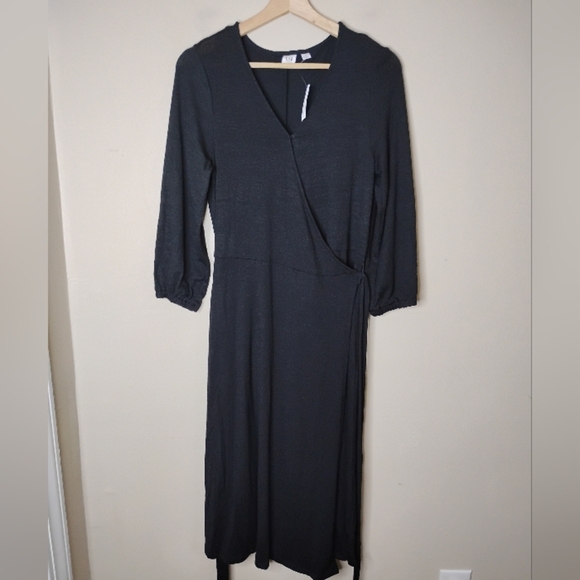 NWT Long-Sleeve Wrap Dress S Black Midi Minimalist Everyday Casual GAP Classic - Picture 2 of 8